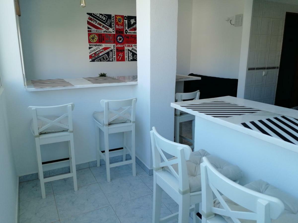 Ocean'S 7 - Lagos Guest House 외부 사진